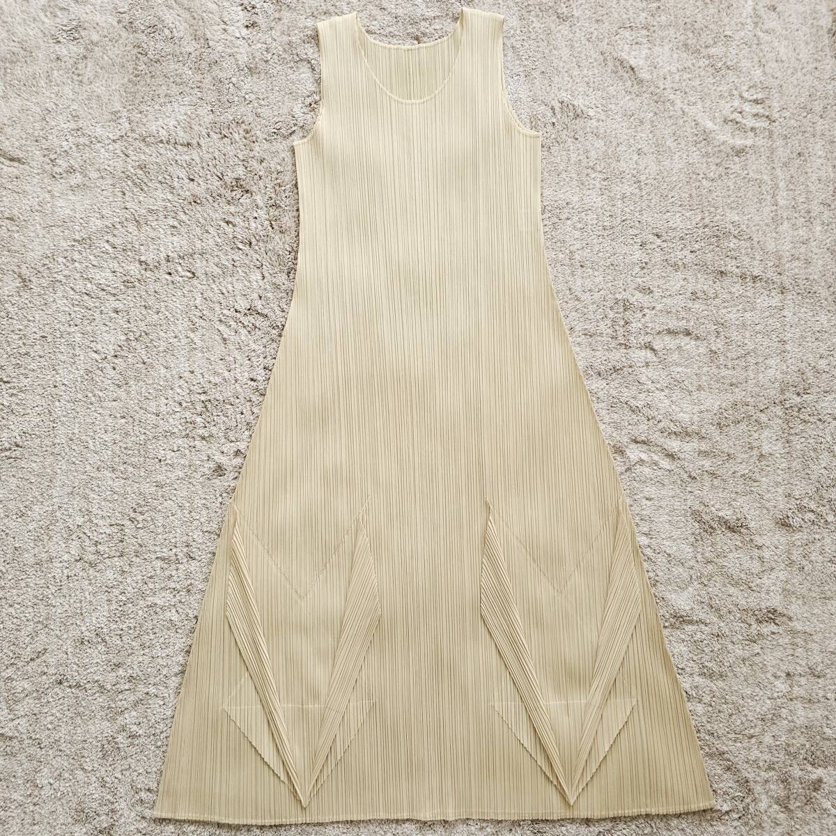 328* beautiful goods PLEATS PLEASE ISSEY MIYAKE pleat pulley z hem design Flare long One-piece beige 5