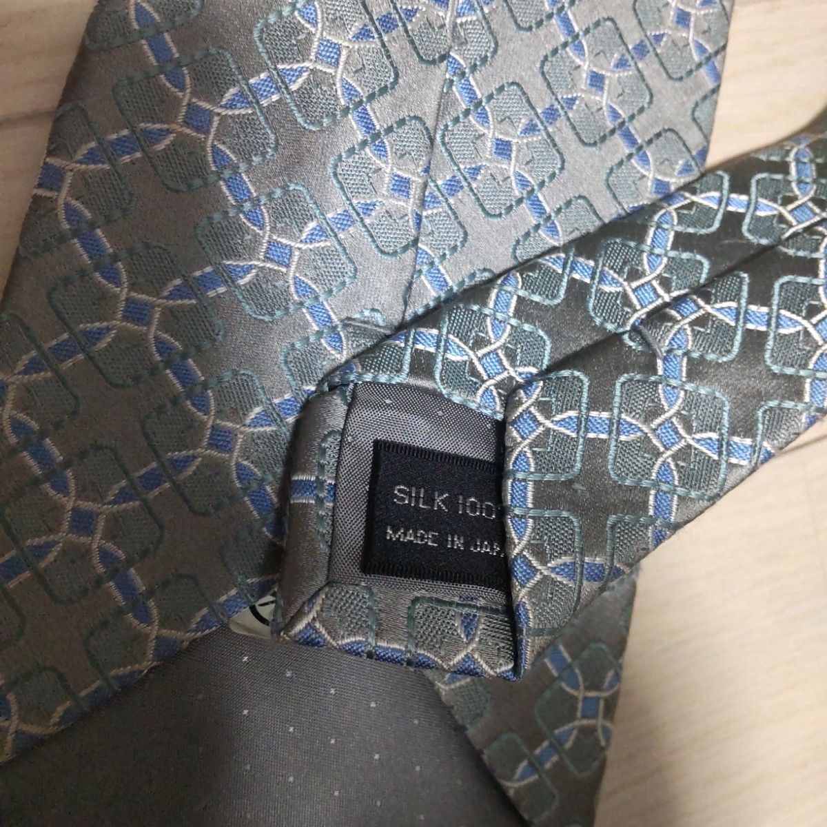 KIMIJIMA キミジマ 日本製 シルク シルバー 幾何学模様 ネクタイ