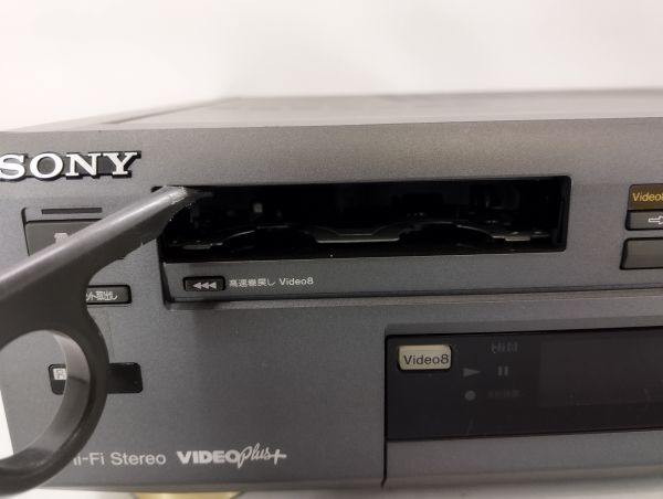 sa☆/ SONY ソニ－ Hi8/VHS 8㎜ ビデオカセットレコーダー WV-H4 ジャンク品　/DY-2862_画像2