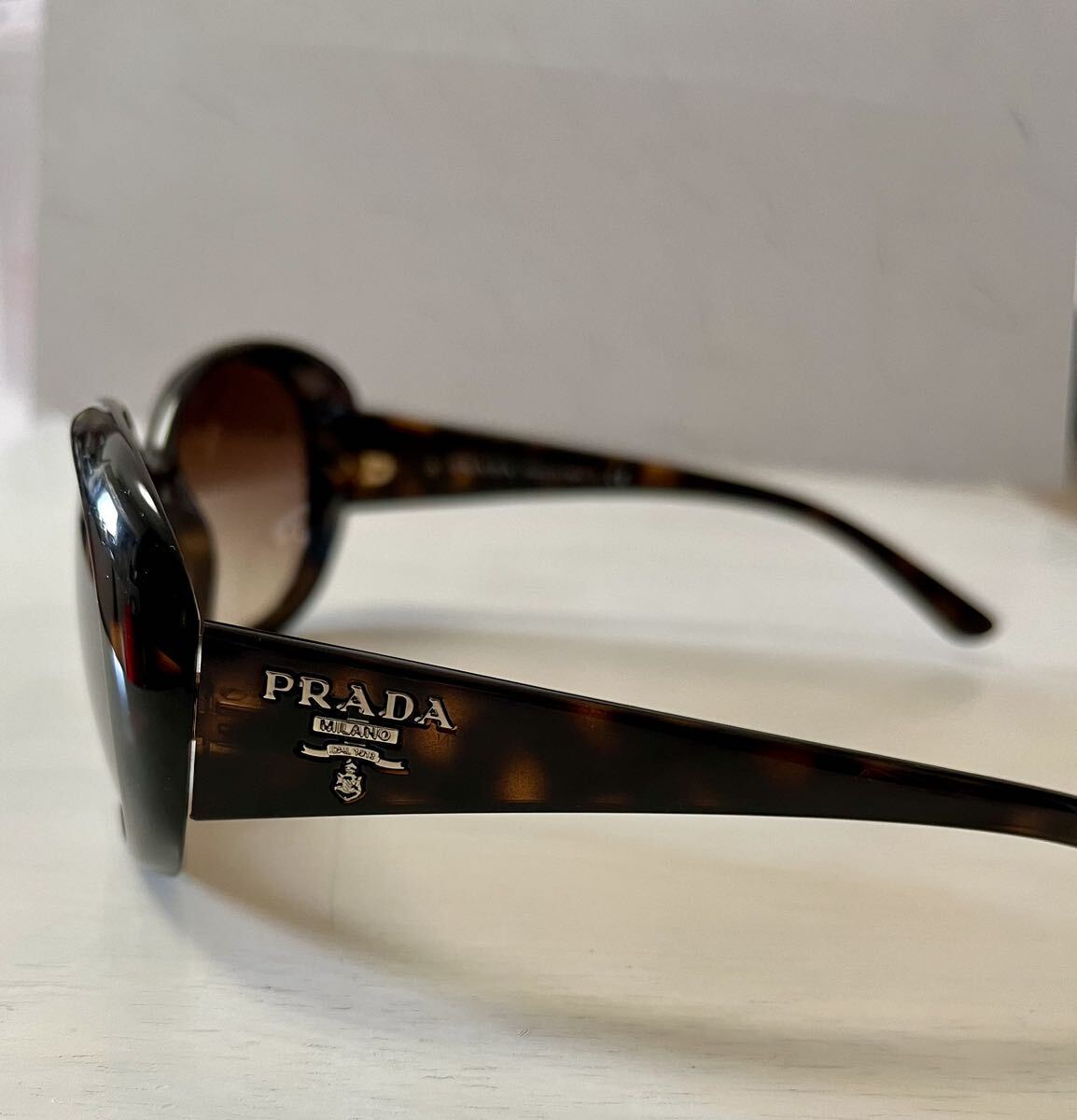 PRADA サングラス　べっこう柄　ブラウン系　SPR260 5717 2AU-6S1 135 3N_画像2