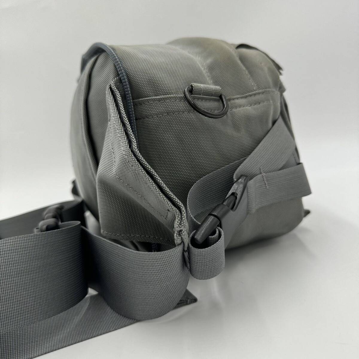 I * popular model!! \' made in Japan \' PORTER Porter body bag waist bag Yoshida bag grey GRY men's gentleman bag business casual 