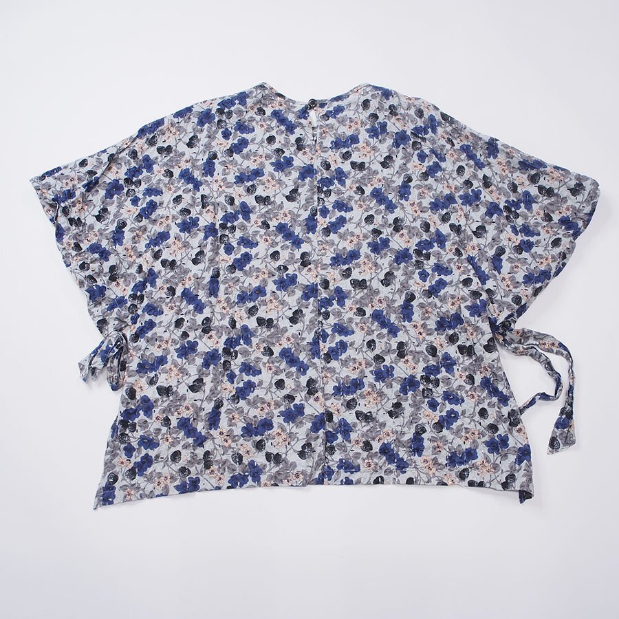 [ free shipping ] Ingeborg blue gray eyelet race floral print print blouse / free size / sale hour. regular price 37400 jpy /2022 spring summer kore/E19-241