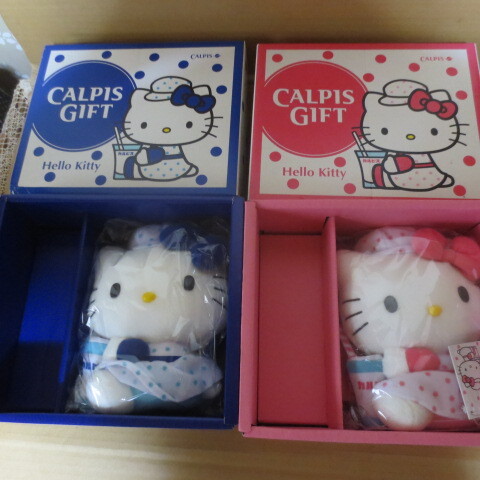  Sanrio Hello Kitty karupis collaboration soft toy 2 kind box attaching 