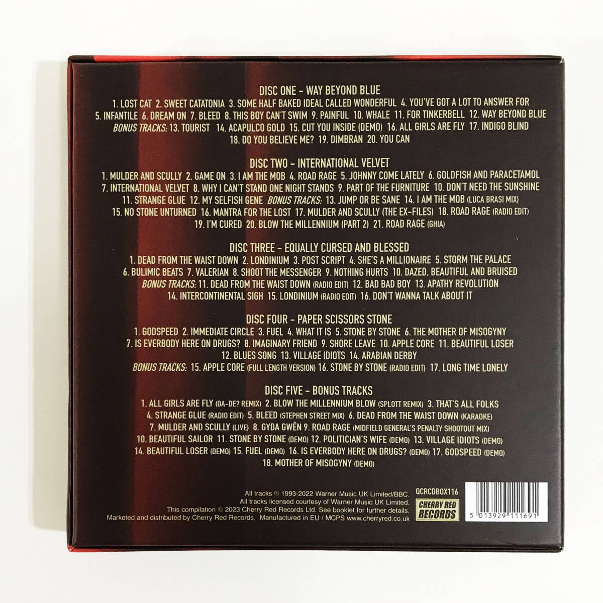 【送料無料！】新品購入一回再生！CATATONIA カタトニア「MAKE HAY NOT WAR - THE BLANCO Y NEGRO YEARS - 5CD CLAMSHELL BOX」_画像3
