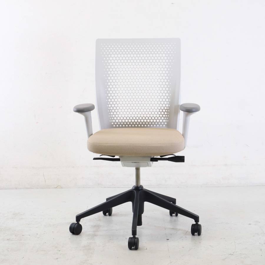 vitra. vi тигр [ID Air]ID Chair Concept ID стул рабочий стул локти имеется текстильное покрытие оттенок бежевого Anne tonio*chite rio ID воздушный *829h20