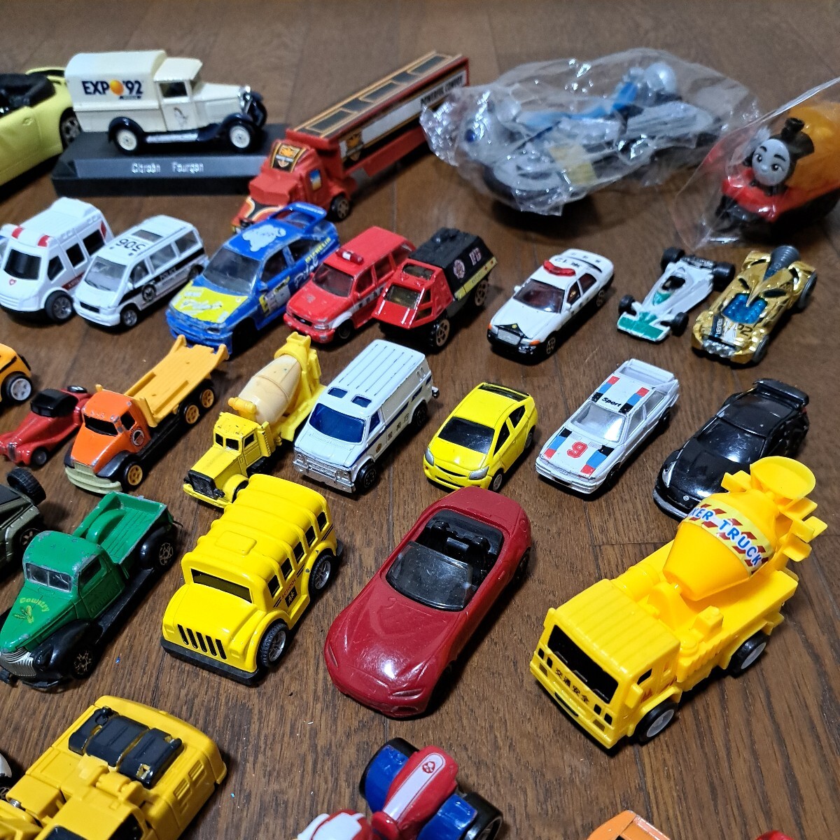 おもちゃ大量セット　ミニカー スポーツカー チョロQ トミカ　作業車　多種_画像7
