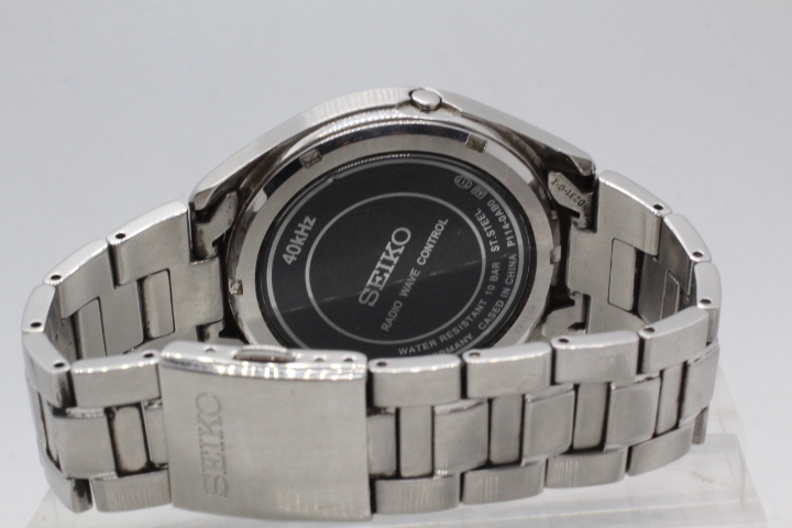 【SEIKO】RADIO CONTROL P114 10BAR STAINLESS STEEL MOVEMENT GERMANY 40KHz 中古品時計 電池交換済み 24.5.9の画像6