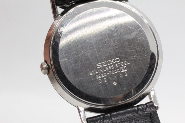 【SEIKO】QUARTZ 9920 STAINLESS STEEL 中古品時計 電池交換済み 24.5.16　_画像9