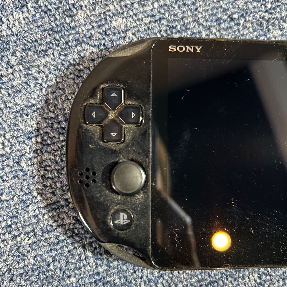 【ジャンク品】SONY ソニー PlayStation Vita PSVITA modelPCH-2000 ブラック 汚れ傷有 本体のみ 通電動作未確認の画像3