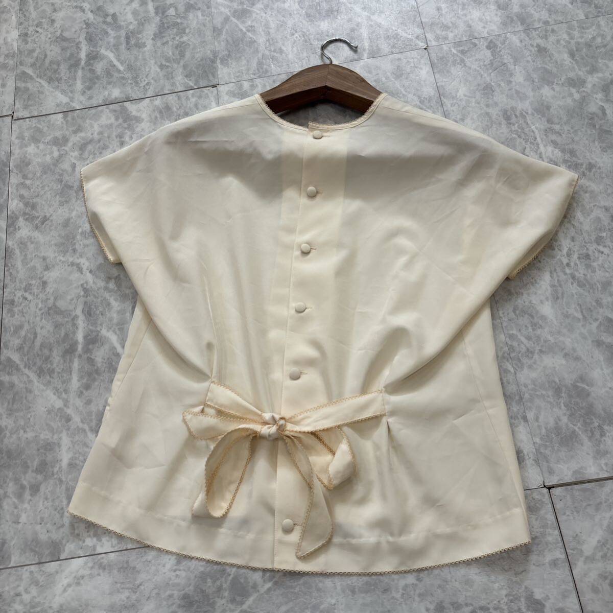 LL * domestic regular goods \' feeling of luxury overflow \' KANEKO ISAO Kaneko Isao short sleeves back button shirt / blouse woman clothes lady's tops 
