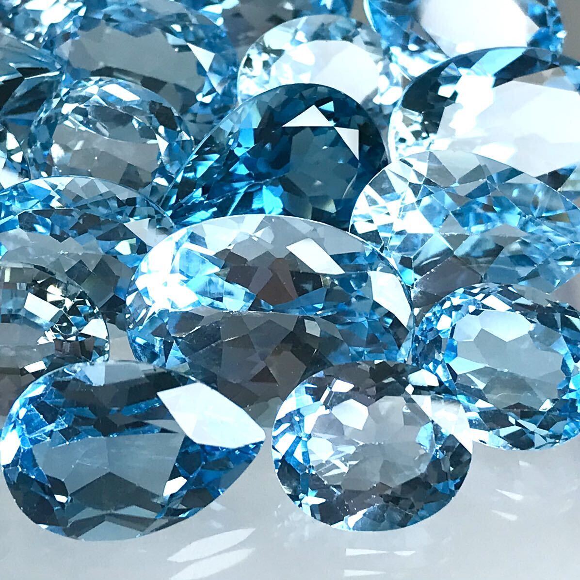 (天然ブルートパーズ19点おまとめ200ct)m ルース 裸石 ジュエリー ブルートパーズ jewelry blue topaz i②_画像2