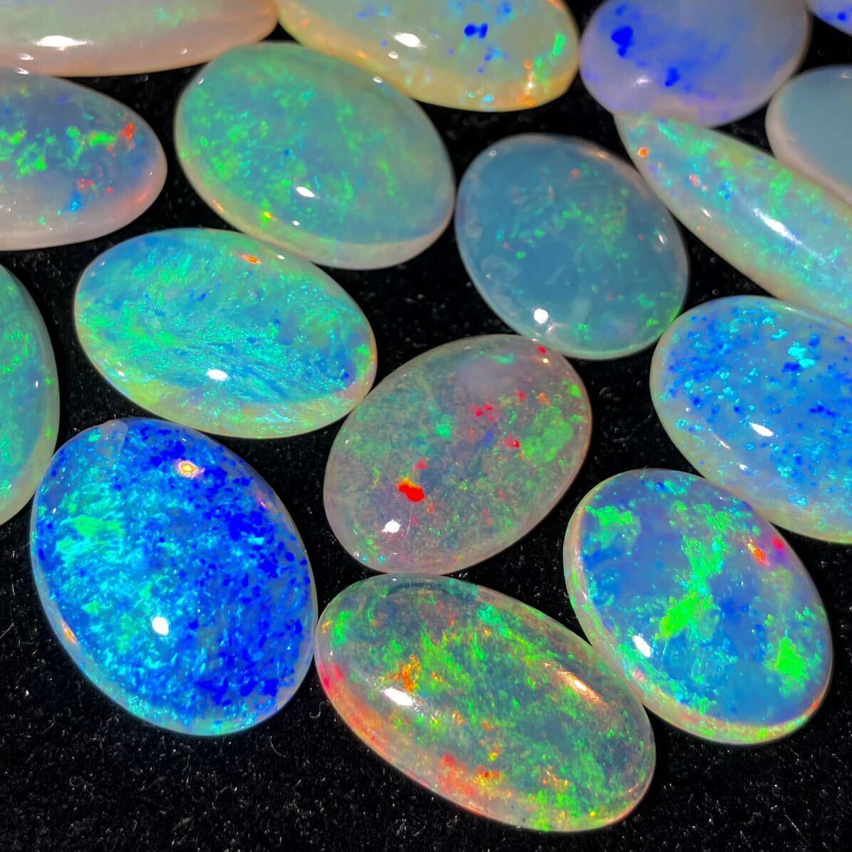 遊色効果抜群!!(天然オパール23点おまとめ100ct)M ルース 裸石 宝石 ジュエリー jewelry opal モザイク mosaic 遊色 ②kの画像1