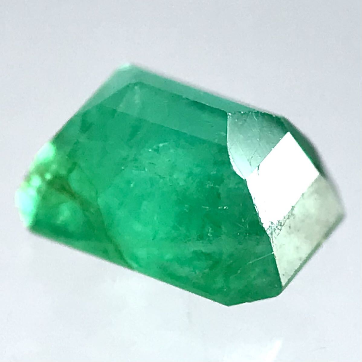 (天然エメラルド0.442ct)m 約5.2×3.6mmソーティング付 ルース 裸石 宝石 ジュエリーjewerly emerald i_画像2