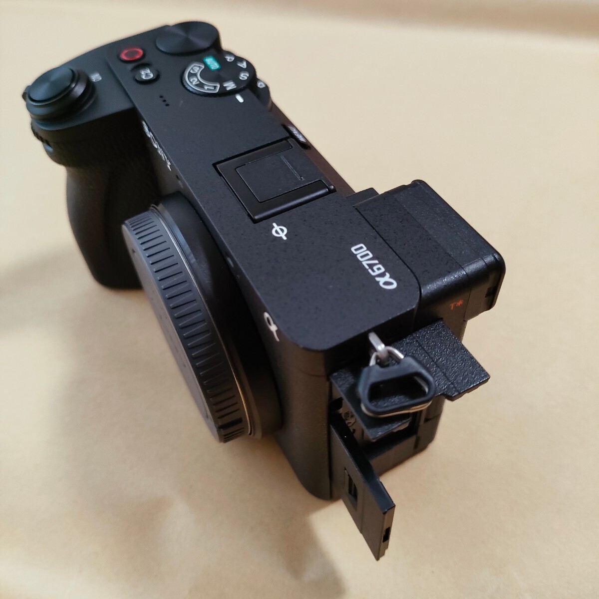 SONY α6700（中古）ミラーレス（APS-C）ボディのみショット数少ない新品同様！_画像5