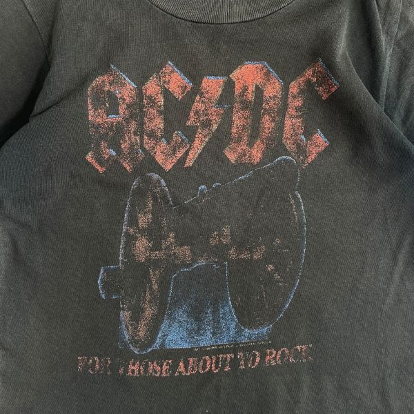 希少 SHOOT製 ACDC FOR THOSE ABOUT TO ROCK 2010 WE SALUTE YOU! TOUR Tシャツ エーシーディーシー バンドT　TEE BLACK 黒　KIDS サイズ_画像2