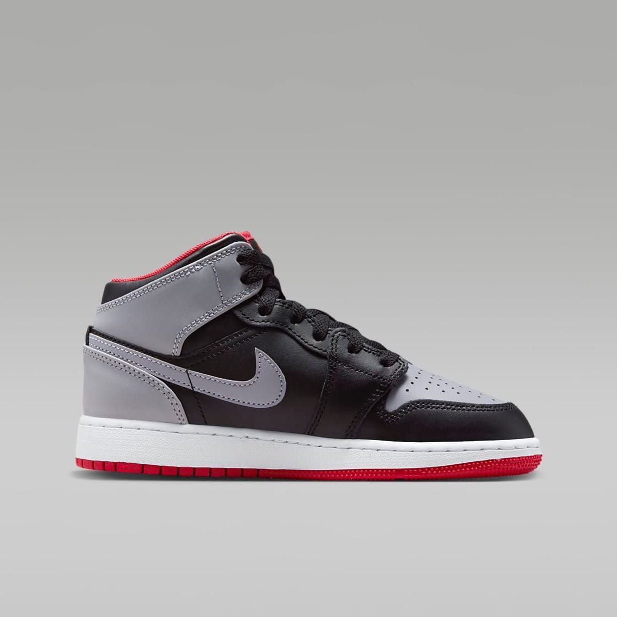新品24 5cm】NIKE AIR JORDAN1MID (GS) エアジョーダン1 新品24 5cm】NIKE AIR JORDAN1MID (GS) エアジョーダン1