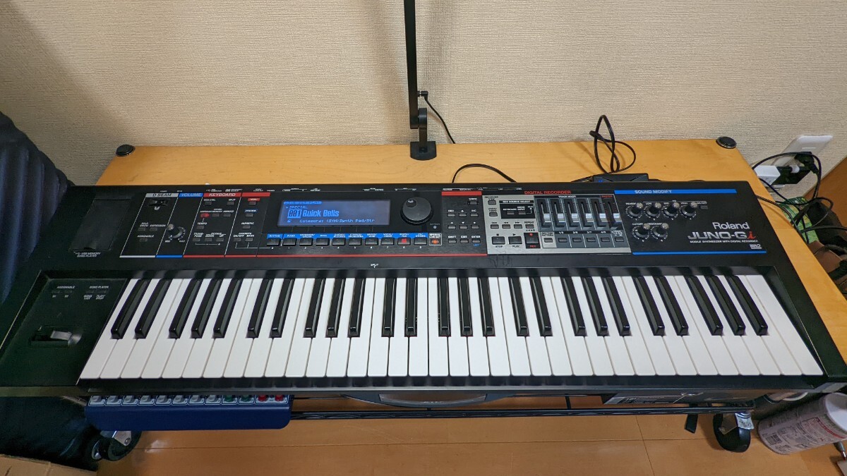 ■Roland JUNO-Gi ジャンク品　発音 MIDI送受信OK_画像1