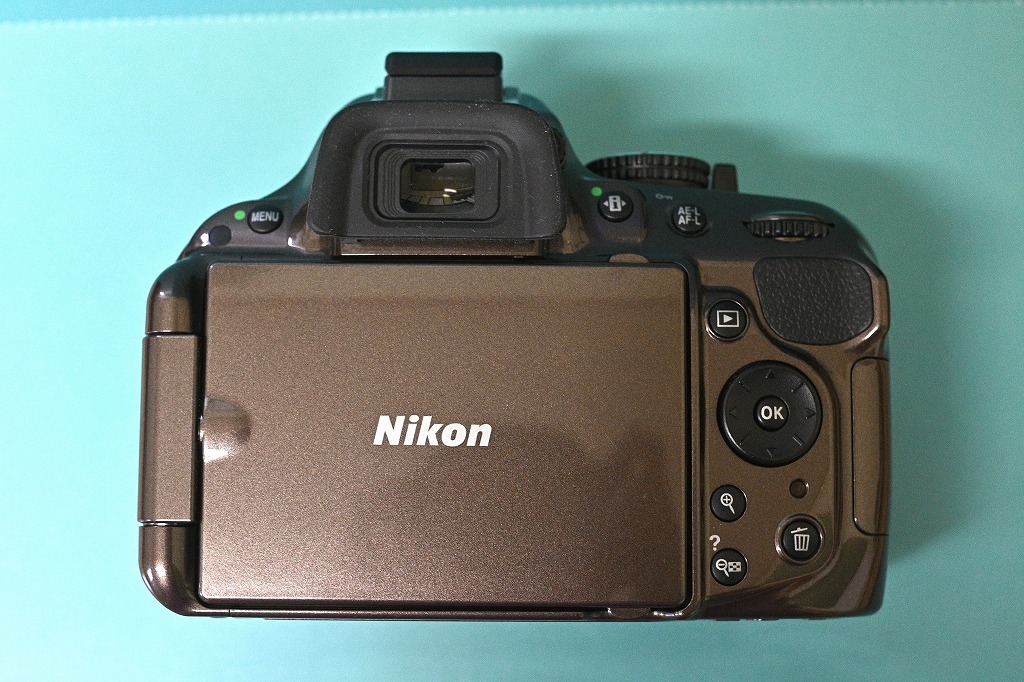 Nikon D5200(ボディカラーはブロンズです）外観きれい_画像3