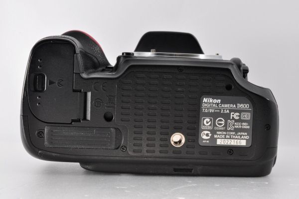 【美品】 Nikon ニコン D600 デジタル一眼レフカメラ ボディ元箱付き ＃94の画像7