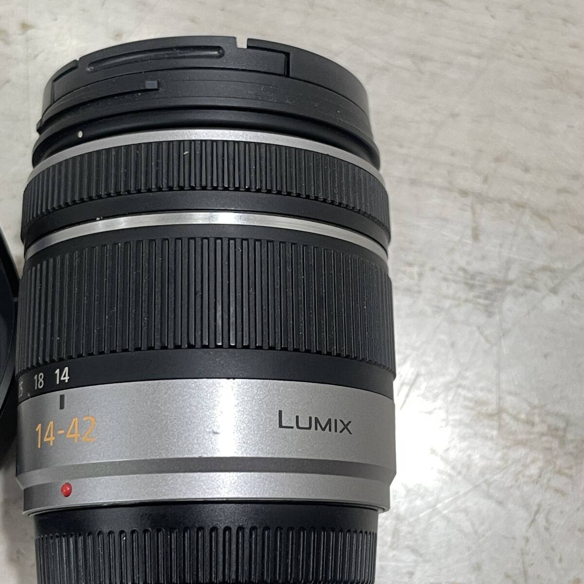 3615　パナソニック Panasonic LUMIX G VARIO 14-42mm F3.5-5.6 ASPH. MEGA O.I.S. H-FS014042 　レンズフード付き　中古品_画像7