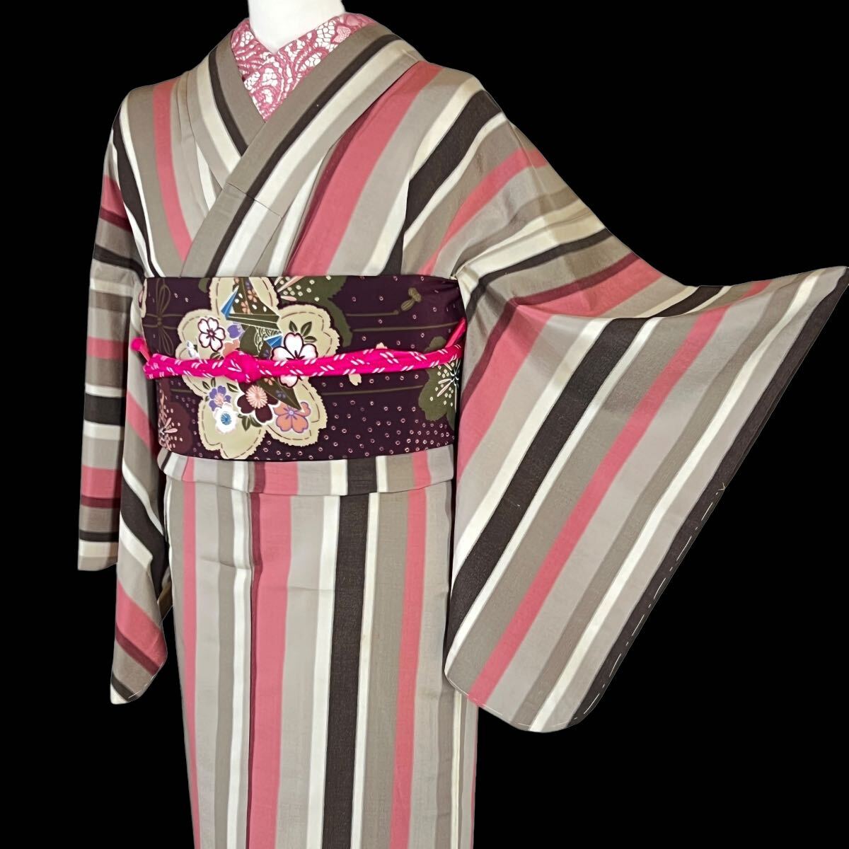 アンティーク レトロ着物 小紋 単 単衣着物 縦縞 きもの カジュアル着物 リサイクル着物 kimono 中古 仕立て上がり 身丈153cm 裄丈62cm_画像2