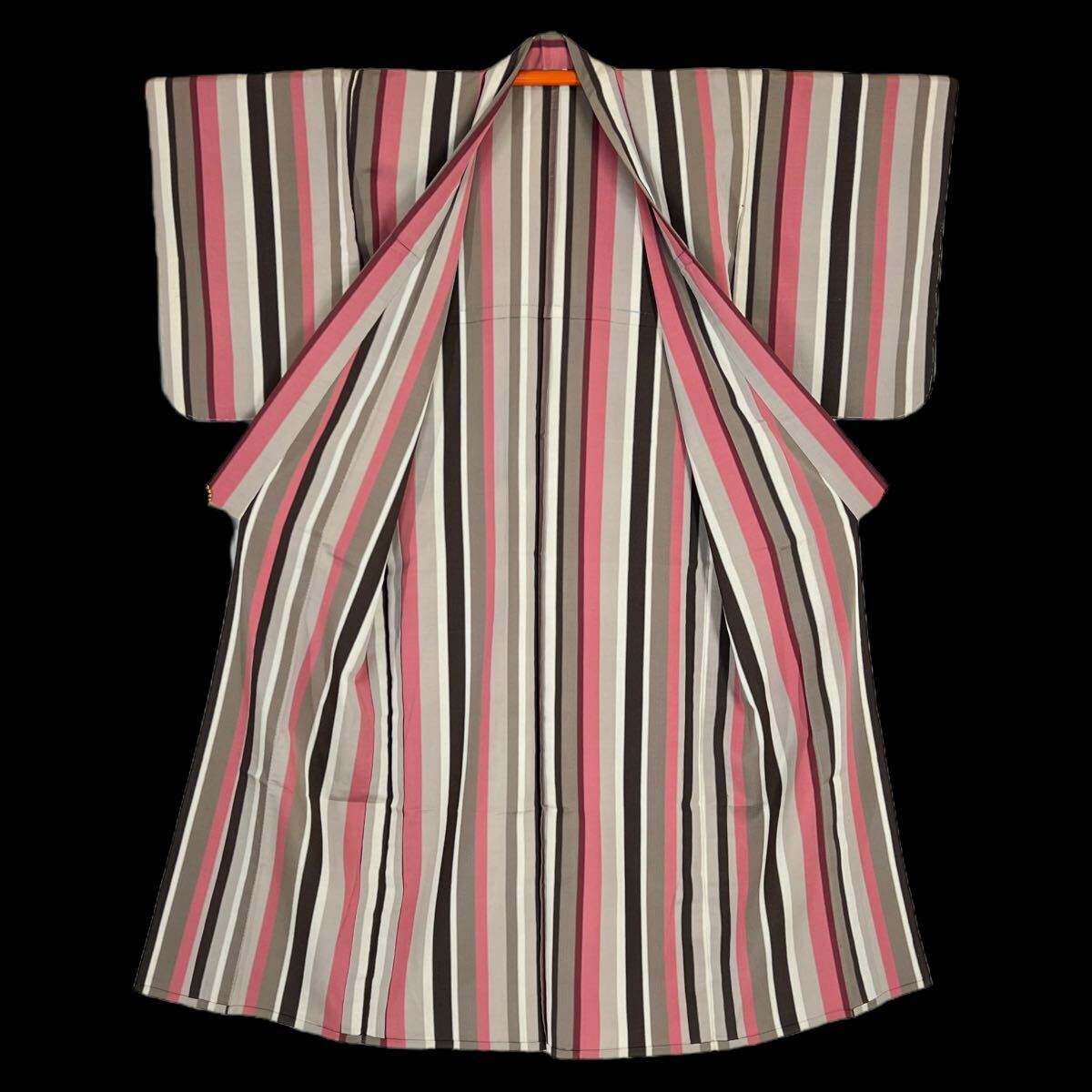 アンティーク レトロ着物 小紋 単 単衣着物 縦縞 きもの カジュアル着物 リサイクル着物 kimono 中古 仕立て上がり 身丈153cm 裄丈62cm_画像5
