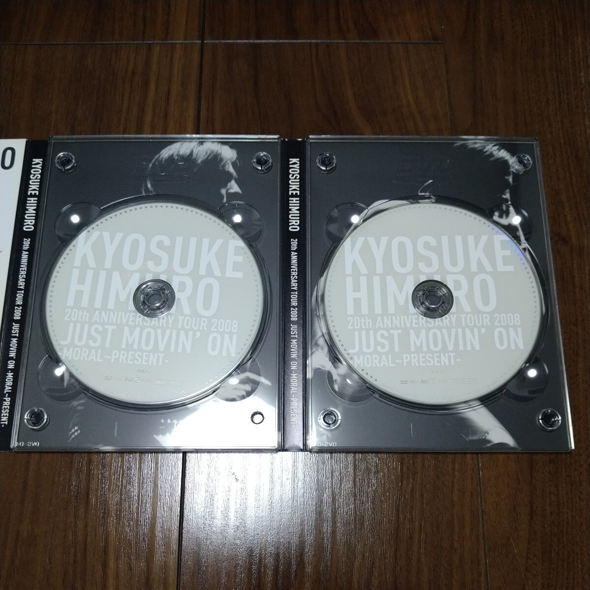 【送料無料】氷室京介 DVD KYOSUKE HIMURO 20th ANNIVERSARY TOUR 2008 JUST MOVIN' ON MORAL PRESENT 2枚組 STAFF PASS 付属 BOOWY/ボウイ