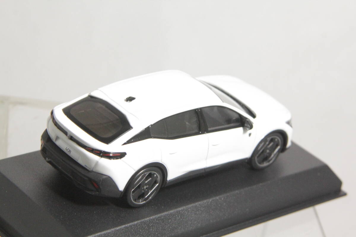 NOREV 1/43 プジョー 408 GT ハイブリッド 2023 Pearl White_画像4