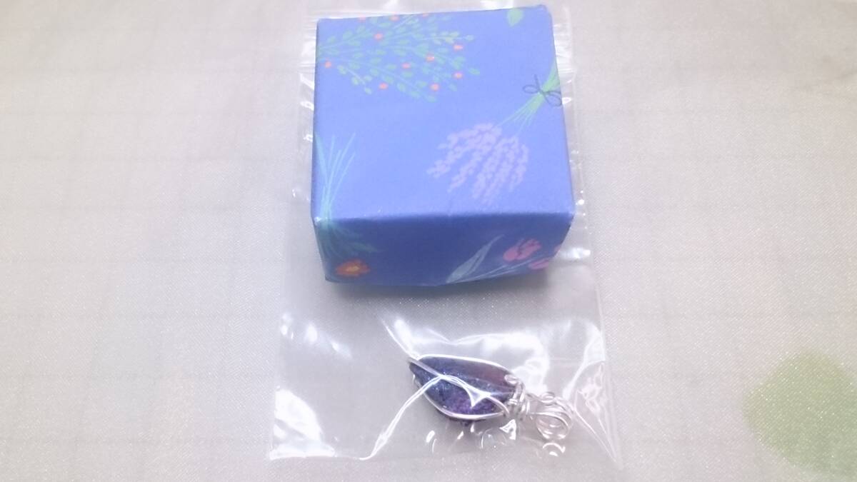☆NM☆チャルコパイライ14×9ｍｍ　シルバー色ワイヤーペンダント(*^^*)☆お紐サービス80ｃｍ☆YP1_手作りのお箱でお届けです。