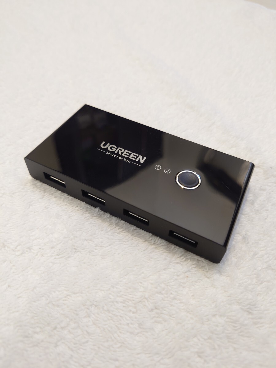 UGREEN 切替器 3.0 高速転送 USB 切り替え PC2台用 プリンタ マウス キーボード 手動切替器 USBケーブル×２ 1.5m (パソコン2：USB機器4)_画像2