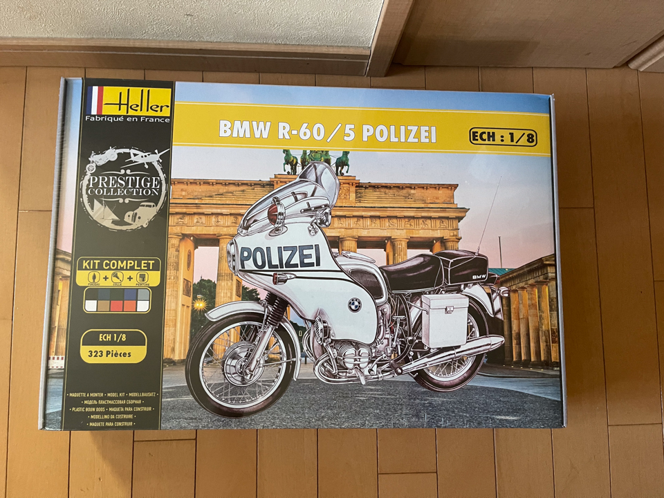 1/8e rail BMW R-60 Police specification Heller BMW R-60/5 POLIZEI