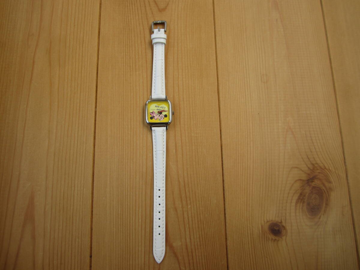 （綺麗、貴重なデザイン）ディズニー Disney ミッキー&ミニーマウス　アナログ腕時計 レディース _画像1