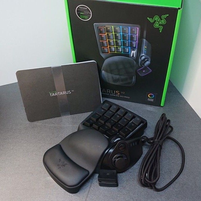 Razer TARTARUS V2 ゲーミングキーパッド ①(左手デバイス Razer TARTARUS V2 ゲーミングキーパッド ①(左手デバイス