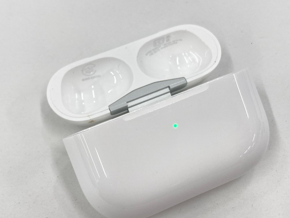 Apple AirPods Pro 第2世代 A2698 / A2699 / A2700 付属品 箱付き ペアリング解除済み【CEAD5018】の画像8