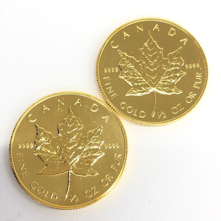 K24IG カナダ メイプルリーフ金貨 1/2oz 2枚まとめ 総重量31.1g【CDBD7032】の画像1