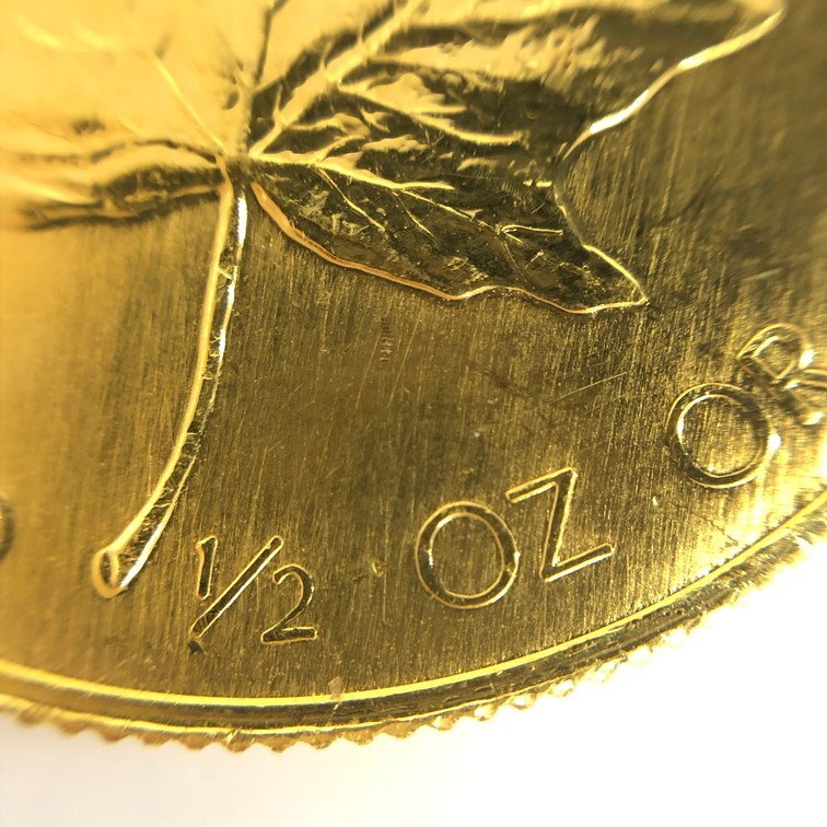 K24IG カナダ メイプルリーフ金貨 1/2oz 総重量15.5ｇ【CEAC6038】の画像5