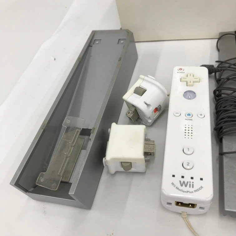 Nintendo ニンテンドー Wii 本体 RVL-001 / コントローラー×3 / ヌンチャク / ソフト おまとめセット【CEAL9041】_画像3