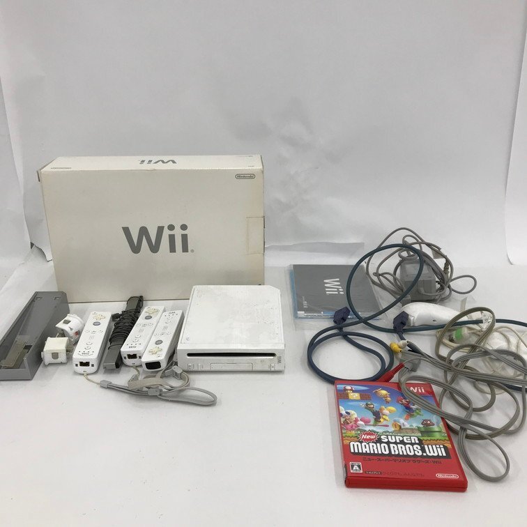 Nintendo ニンテンドー Wii 本体 RVL-001 / コントローラー×3 / ヌンチャク / ソフト おまとめセット【CEAL9041】_画像1