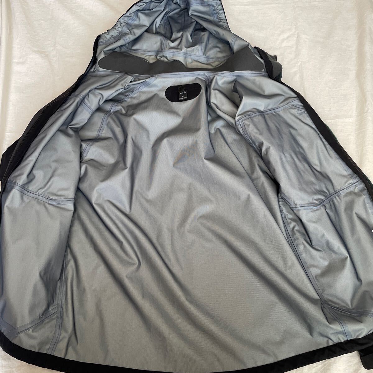 美品　Mont bell gore Tex メドーパーカ　ブラック　M 1128473 モンベル　マウンテンパーカ　登山　arc'teryx ennoy アークテリクス_画像2