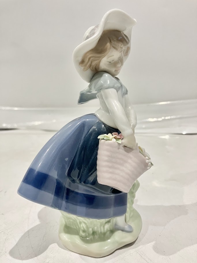  LLADRO リヤドロ 「きれいな花ばかり」 No.5222 フィギュリン 置物 陶器人形 インテリア (24/5/5)の画像2