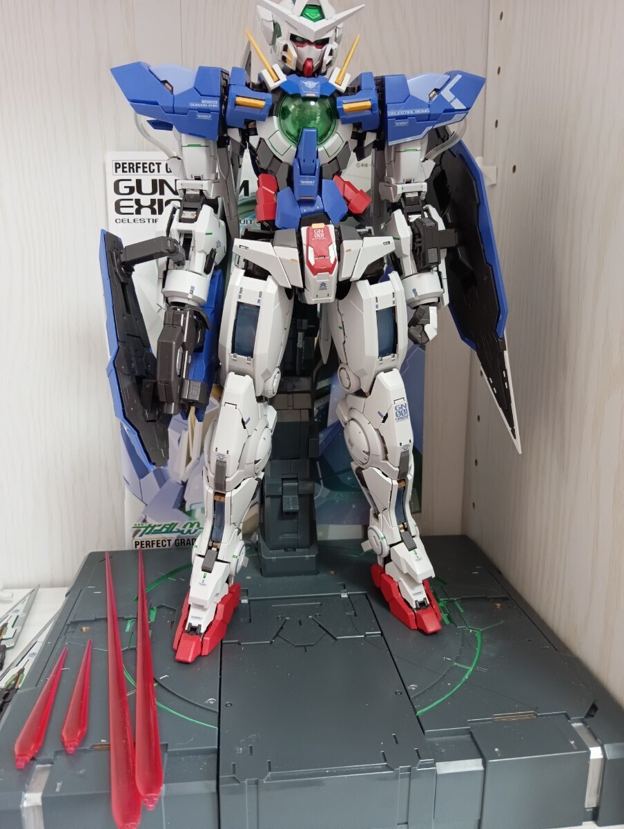 PG　ガンダムエクシア 完成品 組み立て済み1部塗装あり_画像1