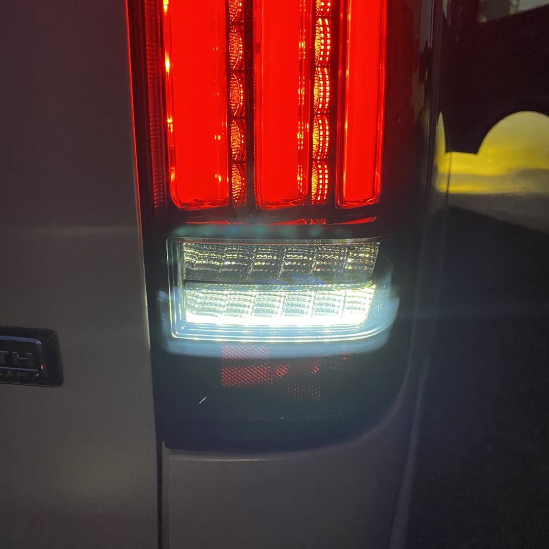 ハイエース 200系 フル LED テールライト テールランプ シーケンシャル 全型式適合 7型OK スモークカバーの画像6