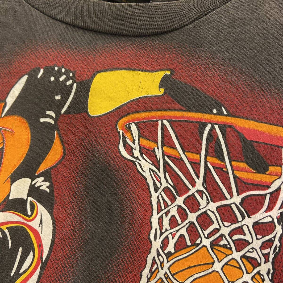 レア vintage 90s NBA loony tunes 半袖Tシャツ rockets duffy duck 1994s プリントTシャツ 黒 Mサイズ カットソー Tシャツ アニメ_画像7