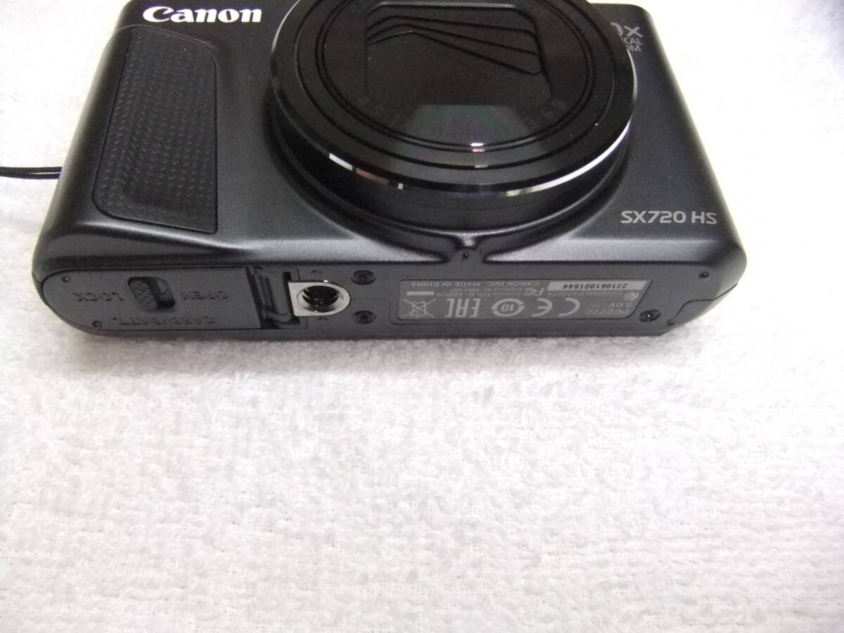 2016年発売 キヤノン Canon PowerShot SX720 HS 2030万画素 光学40倍ズーム 充電器,ケース,SD2GB付の画像3