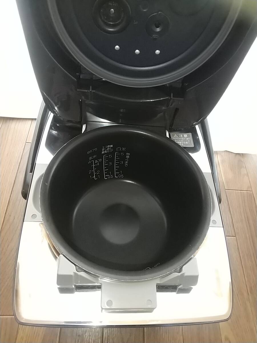 象印　5.5合（1.0L）炊飯器　炎舞炊き 濃墨NW−LB10 2021年製　中古品　○送料無料_画像6