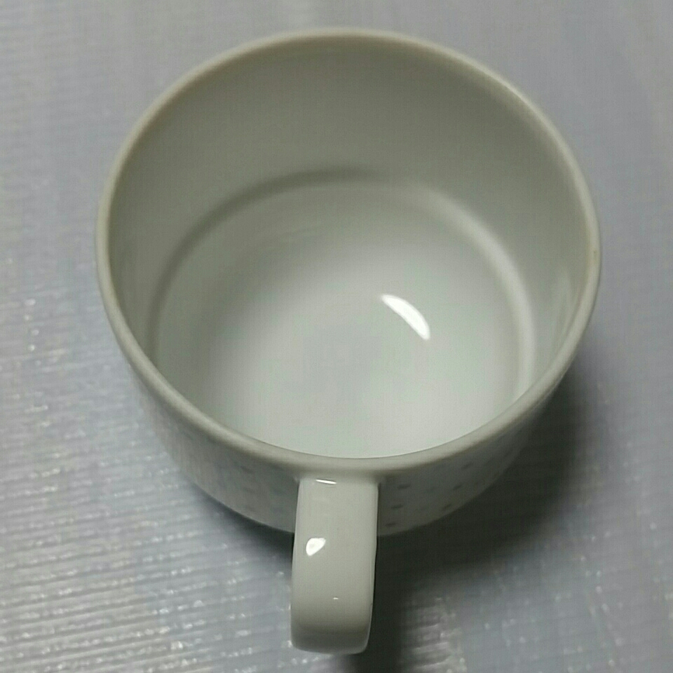 【昭和レトロ.ポップ】☆当時物《NARUMI★CHINA.ティーカップ》水玉模様が可愛い陶器製のカップです♪【★即決★】_画像3