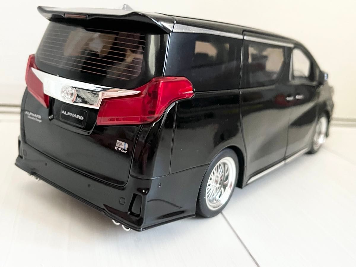 《新品》1:18 トヨタ ALPHARD ミニカー パワースライドドア