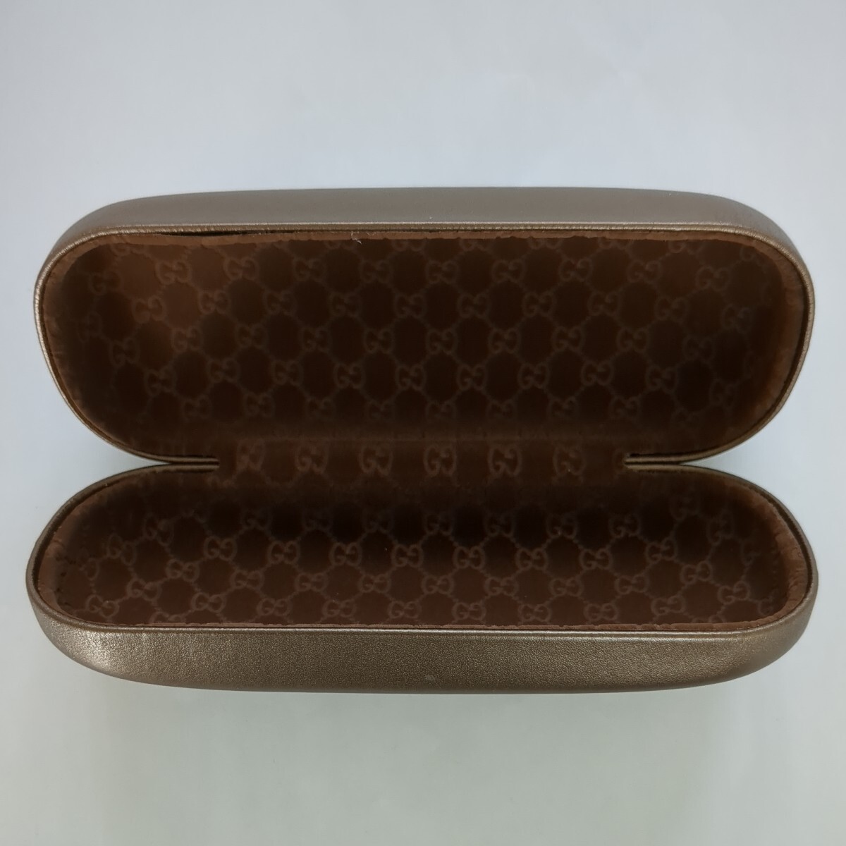 * outlet GUCCI Gucci glasses case glasses .. attaching * size width : approximately 16cm* length : approximately 6cm* thickness : approximately 4.8cm[ unused / storage goods ] free shipping 