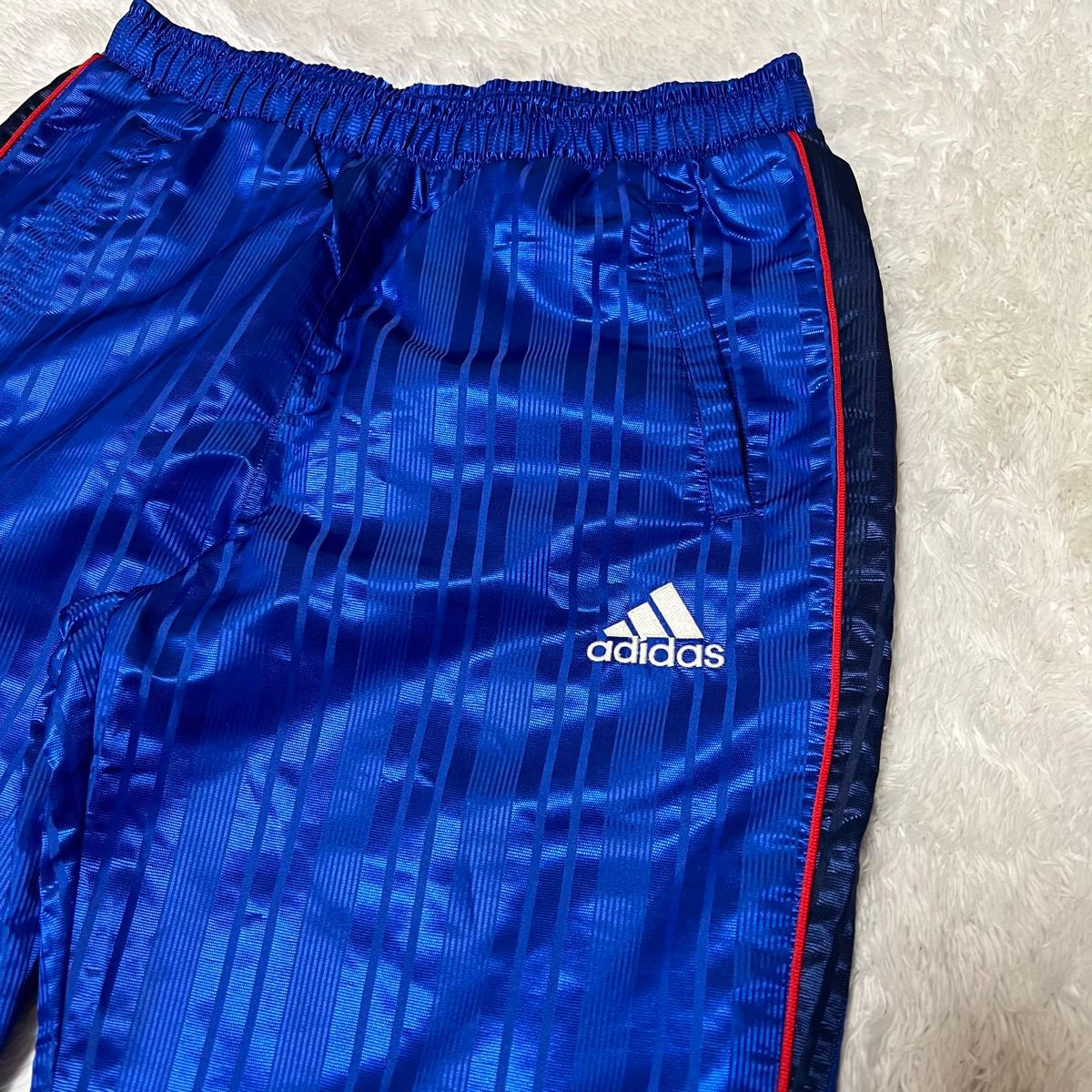 アディダス Mサイズ ジャージ 上下 セットアップ ブルー×赤 ロゴ アディダス Mサイズ ジャージ 上下 セットアップ ブルー×赤 ロゴ