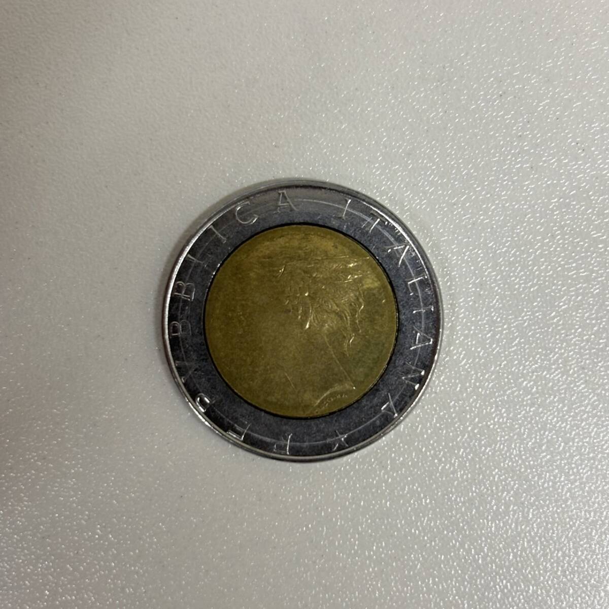 【C-24998】1987 Italian REPVBBLICA ITALIANA L.500 coin Italy 1987 海外コイン 海外古銭 コレクション イタリア _画像2